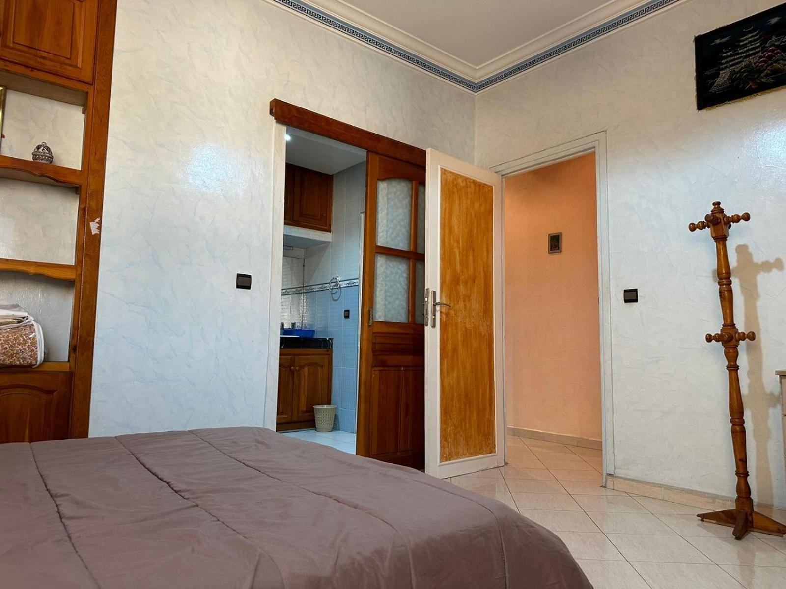 Panoramic View Of Downtown Apartment